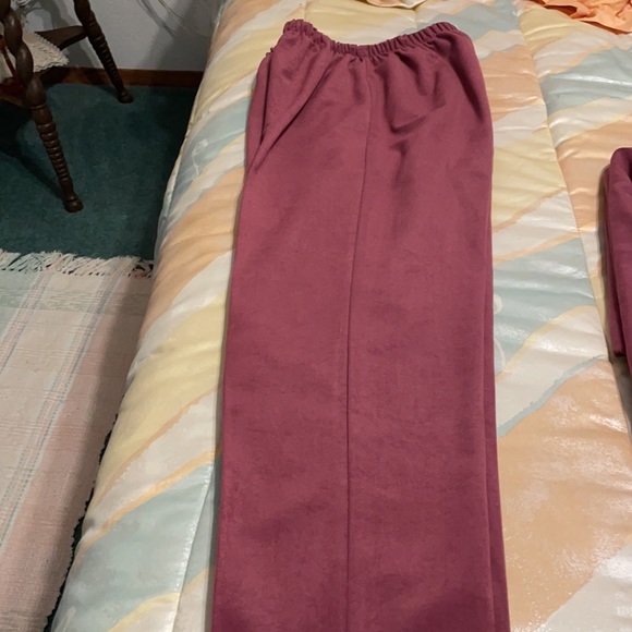 Beautiful suit only wore 2 times like new it’s not red it mauve OBO - Picture 6 of 11